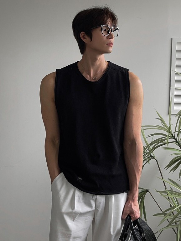 Damaged Vintage Knit Sleeveless