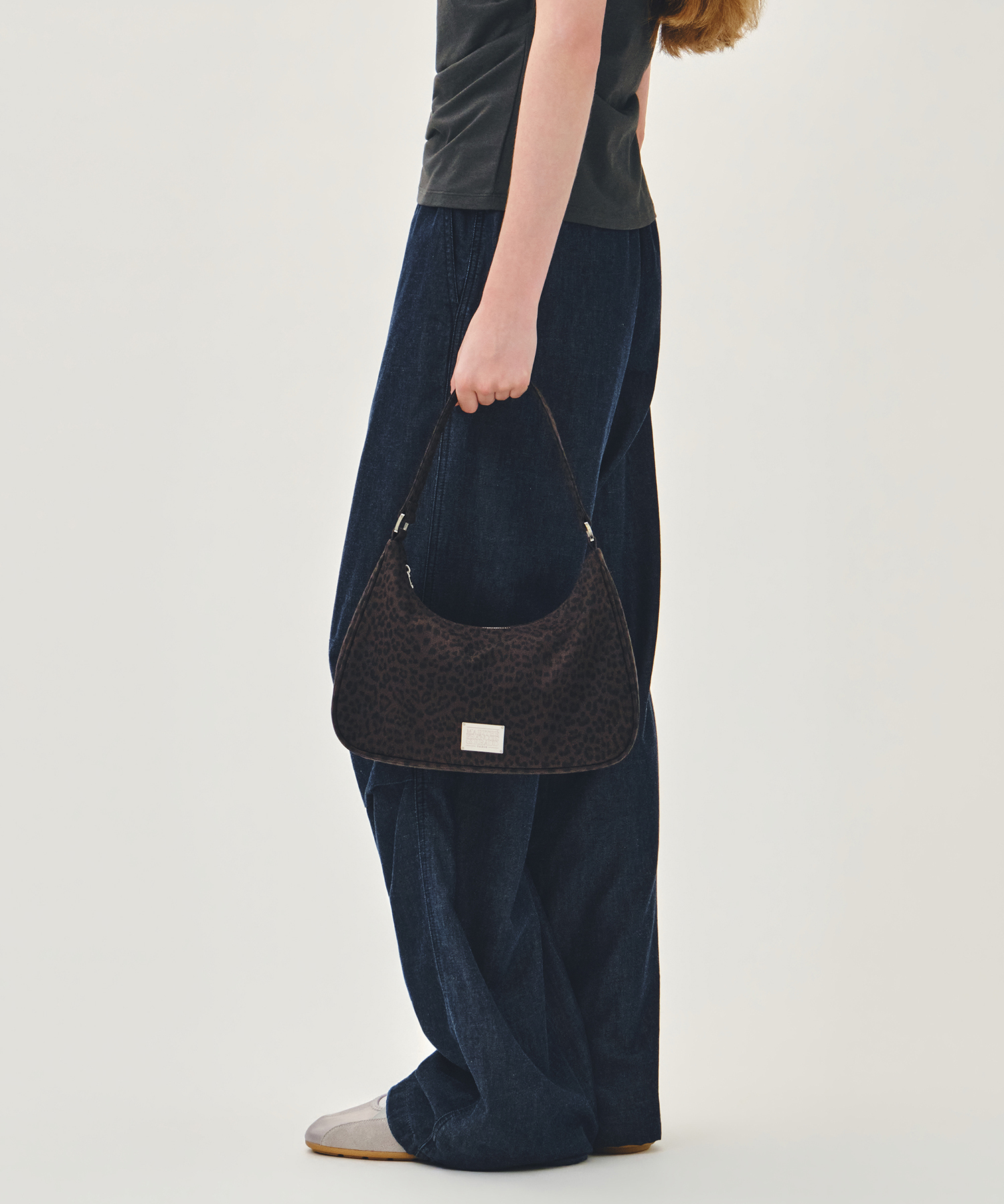MFG 經典Logo半月肩背包｜Hobo Bag｜韓國人氣包款