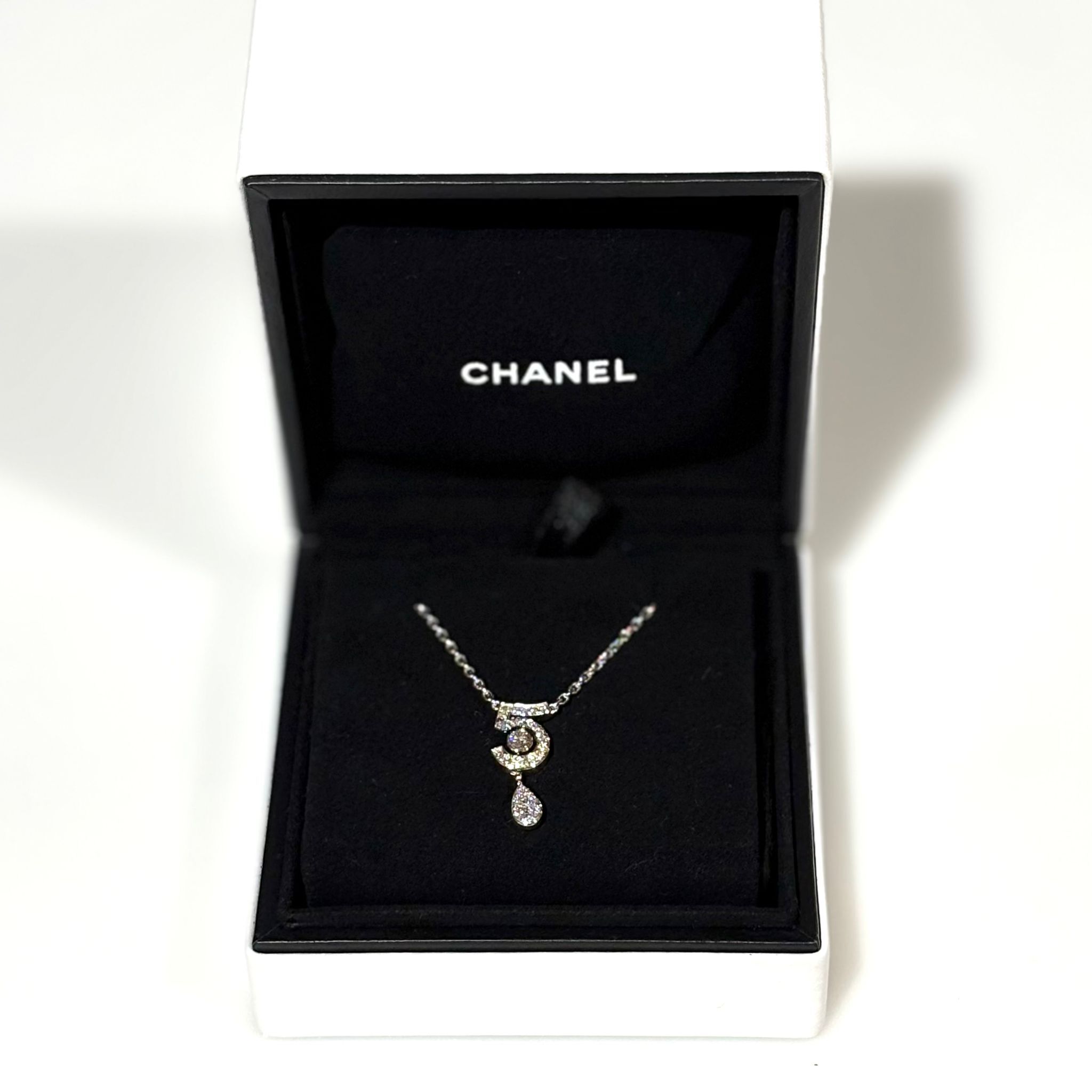 全新CHANEL ETERNAL N°5 頸鏈,  J11991 18K白金鑽石 0.34ct #BRAND NEW #香榭站正品
