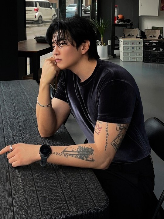 Serene Velvet Short Sleeve T-shirt