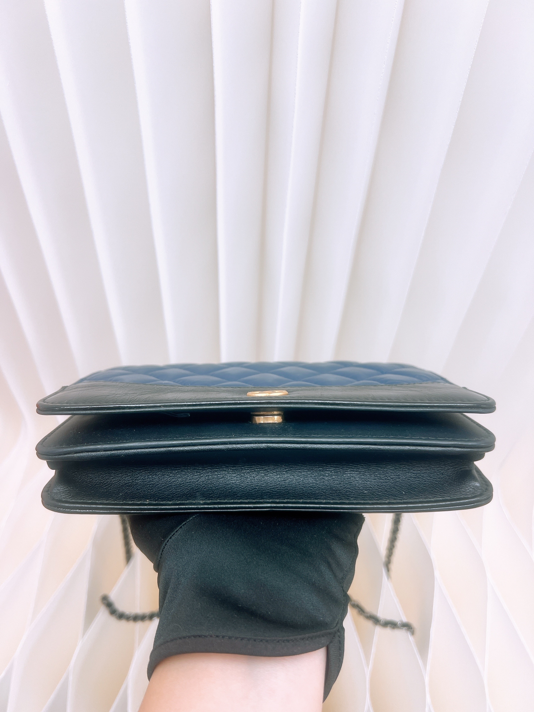 Chanel gabrielle flap woc wallet on chain (navy/ black)