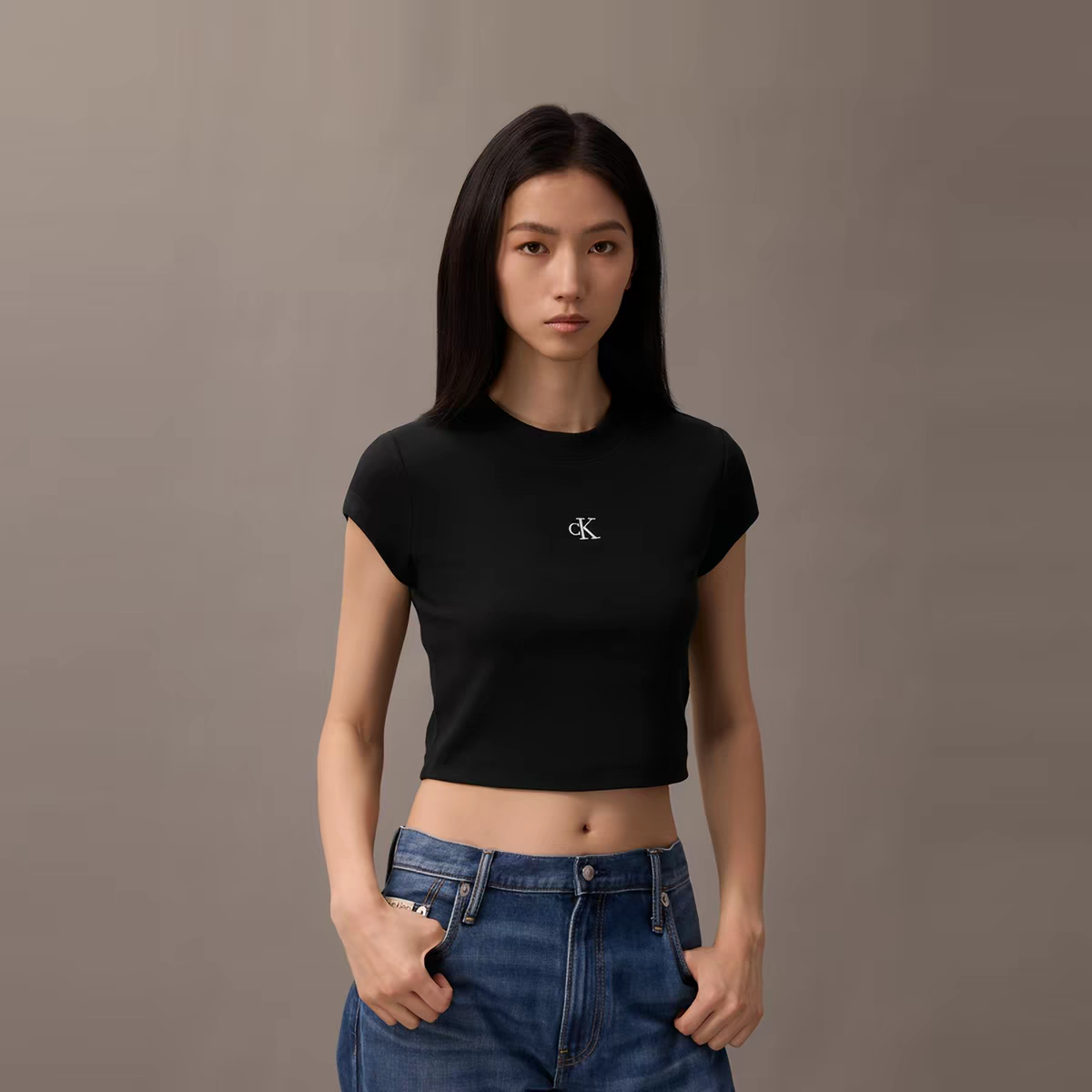 Calvin Klein 短身 Tee 女款 #6-11