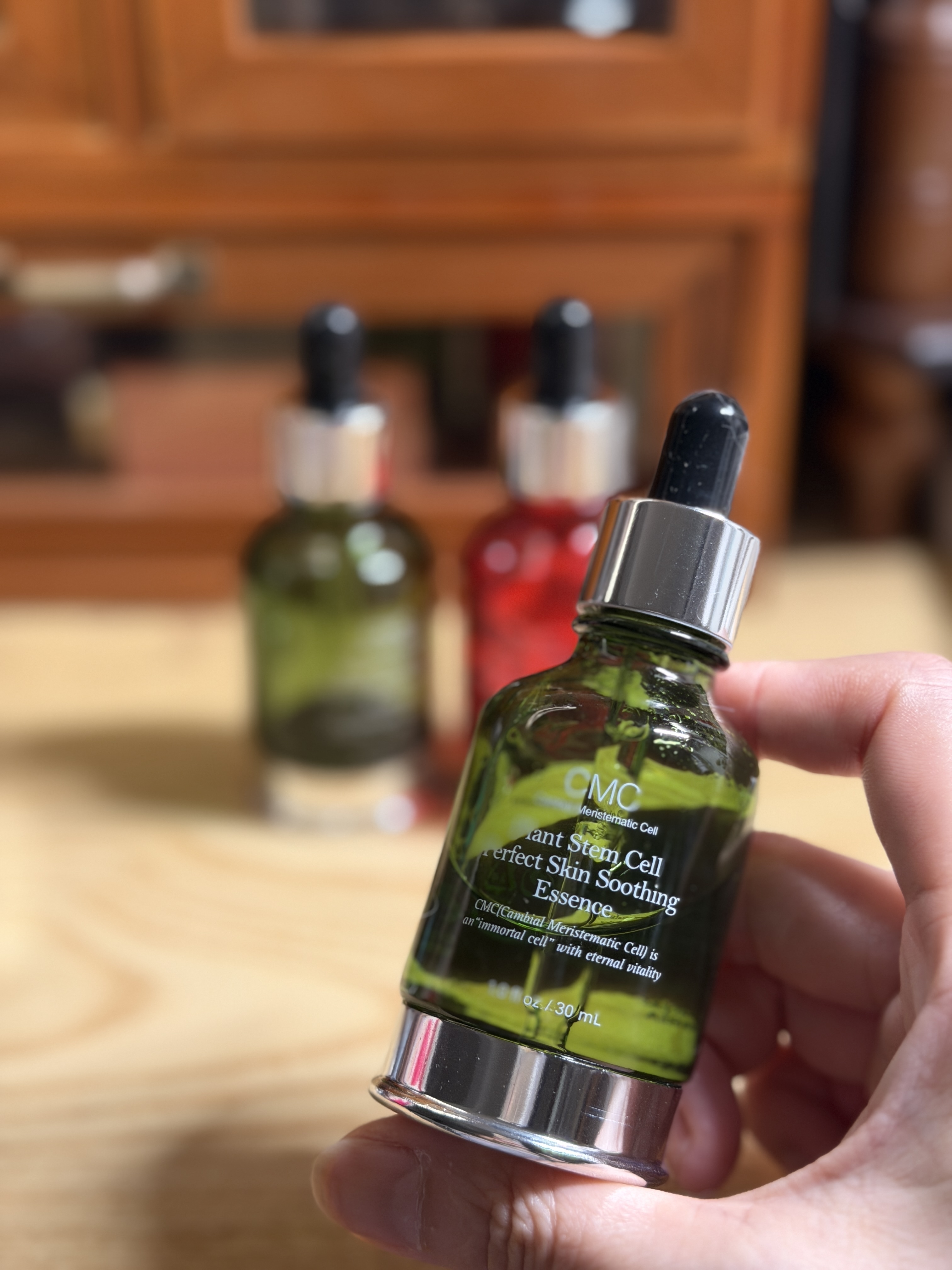 SN 紫杉幹細胞精華 (30ml)【 80's優惠 買精華送一盒 紫杉幹細胞精華美白修復面膜 (一盒 5 片)】【到期日2028.11月】🌟今團22/6.下午5點截單🌟不設退換