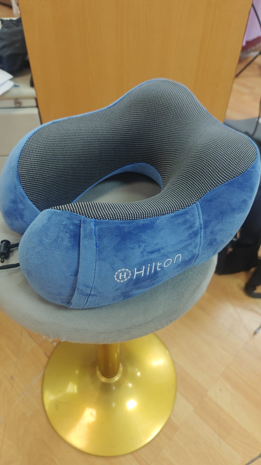 [S] HILTON NECK PILLOW, P8005-B (SH84)