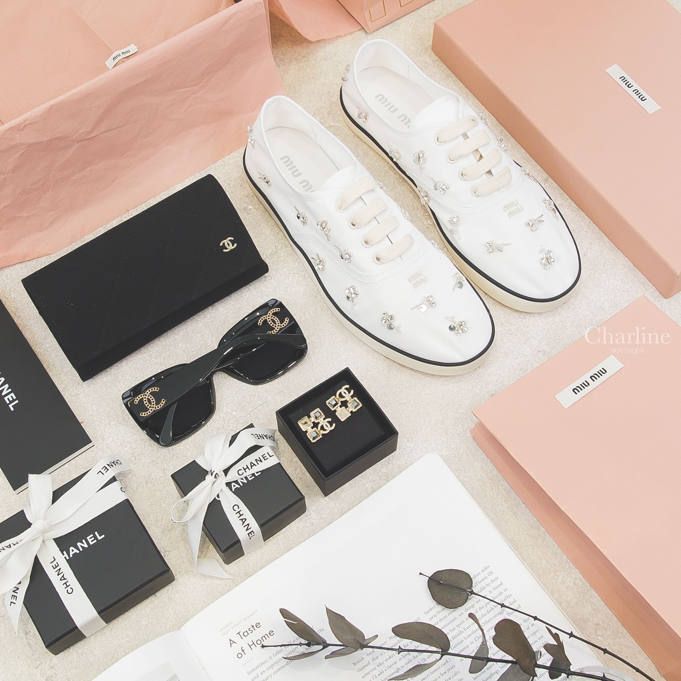 Miu Miu 白色刺繡Logo水鑽小花黑色線條滾邊帆布運動鞋,Chanel 黑色方框灰色鏡片側邊金色簍空圓圈CC太陽眼鏡,Chanel 金色水晶金屬方格水鑽CC不對稱方形耳環-Charline Boutique 精品代購