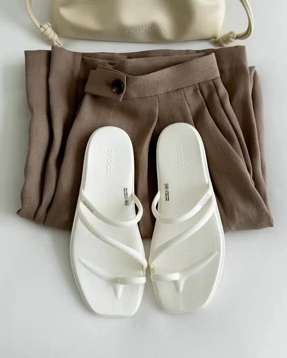 〈脆上爆紅鞋🔥〉Crocs 趾環涼鞋 兩色