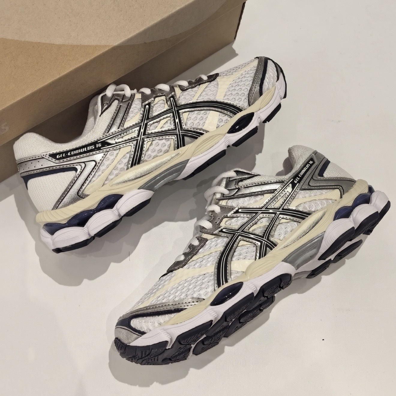 ASICS GEL-CUMULUS 16 奶油白銀 運動 休閒鞋 男鞋 1203A733-103