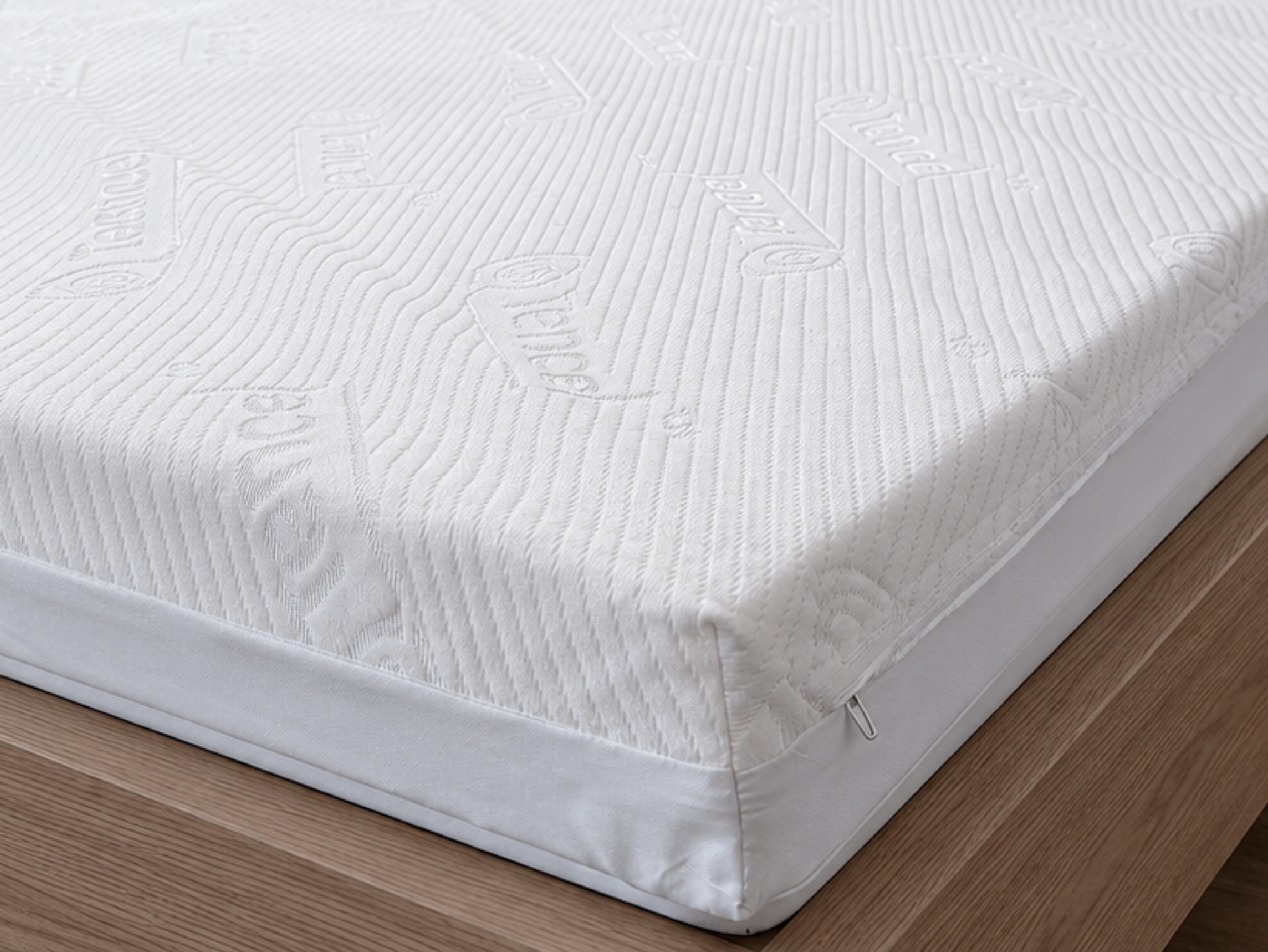 天絲親膚表布特寫：親膚柔軟、透氣吸濕