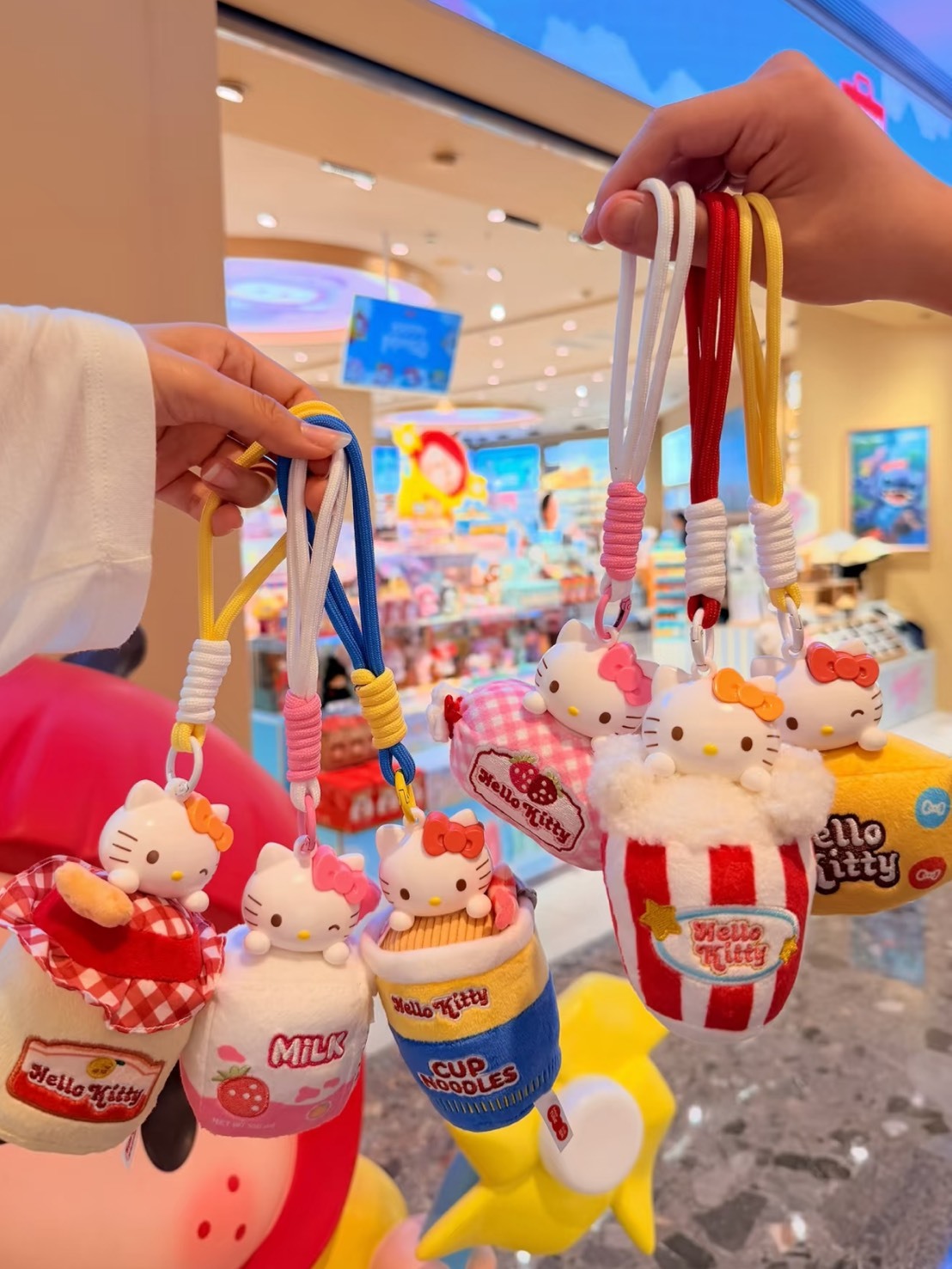 正版授權 SANRIO 三麗鷗 HELLOKITTY 便利商店 香薰盲盒