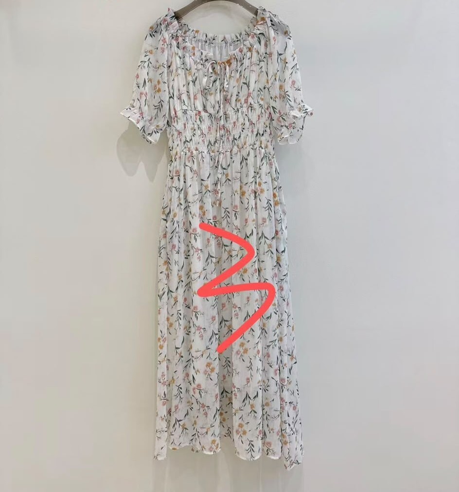 J45 胸42-50 腰32-50 長45 $499 (一口價)