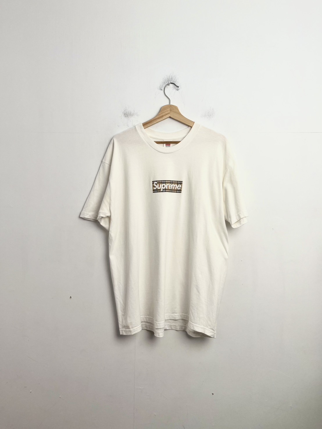 SUPREME BURBERRY BOX LOGO TEE SIZE XL
