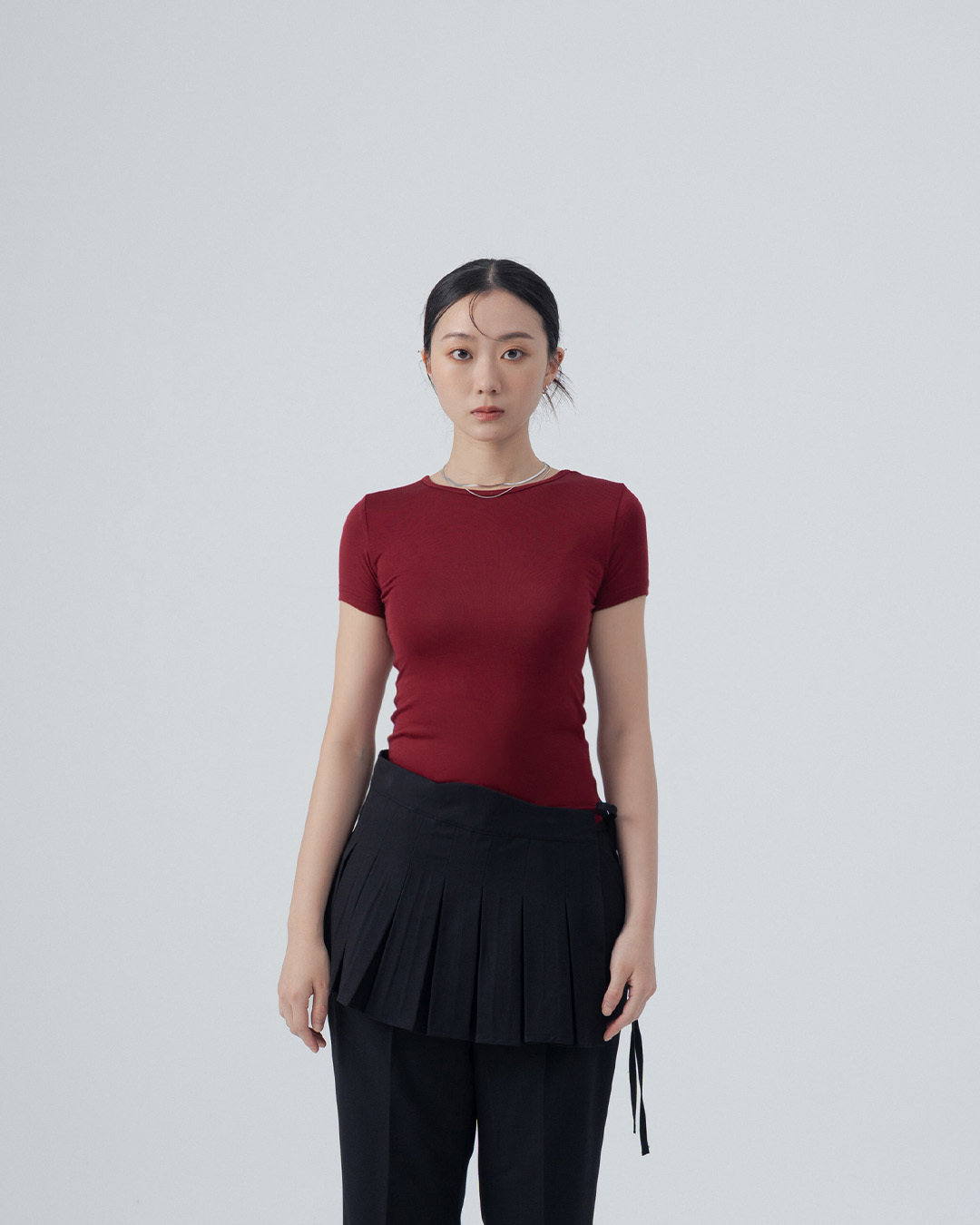 Plain, slightly sheer, fitted short-sleeved top - red S/M【01099611】in stock+pre-order
