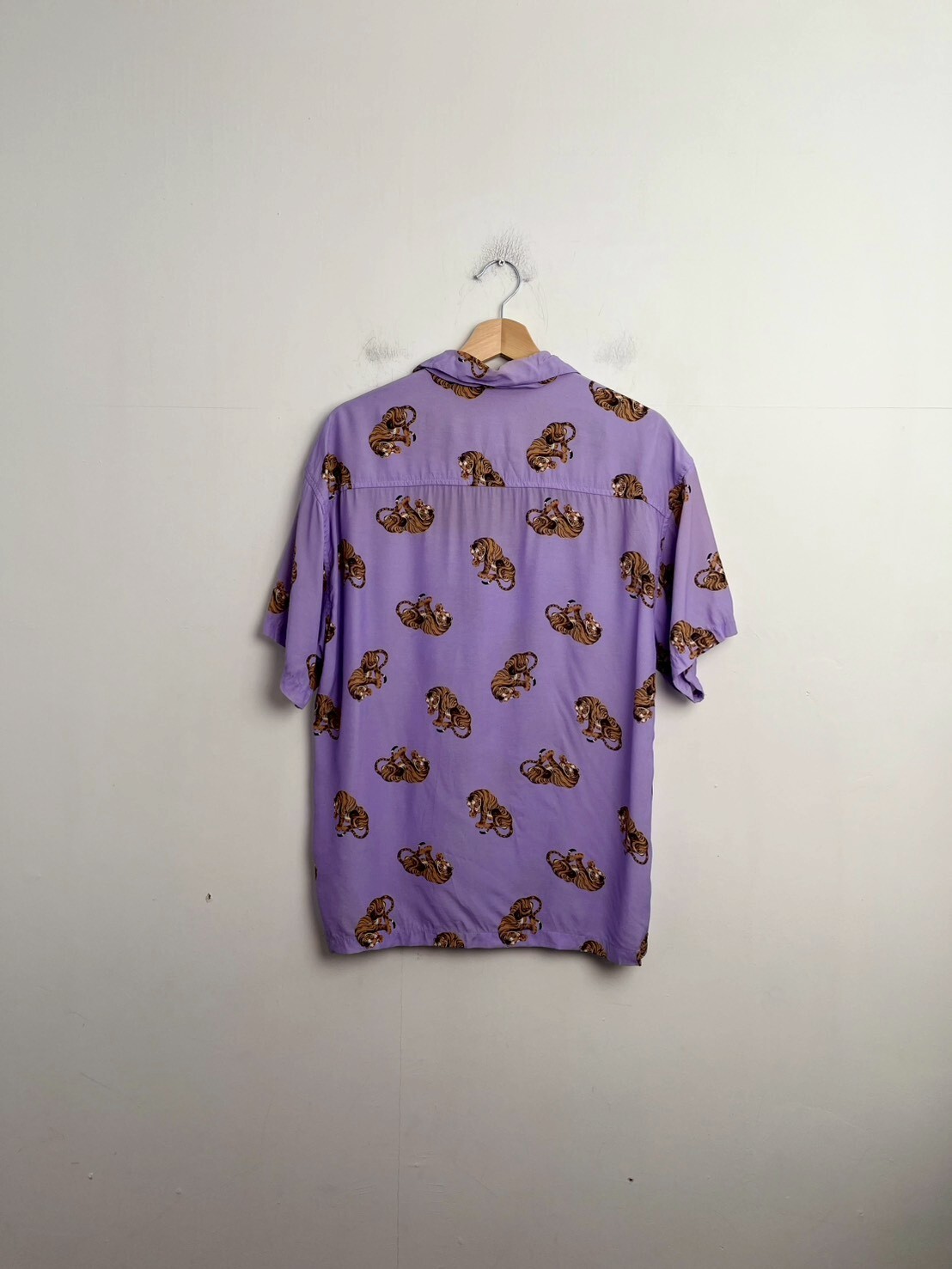 X-GIRL TIGER OPEN COLLAR S/S SHIRT SIZE 1