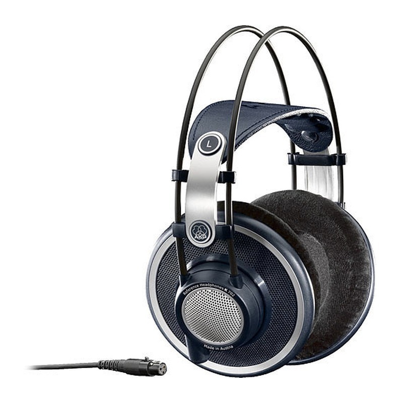 AKG K702