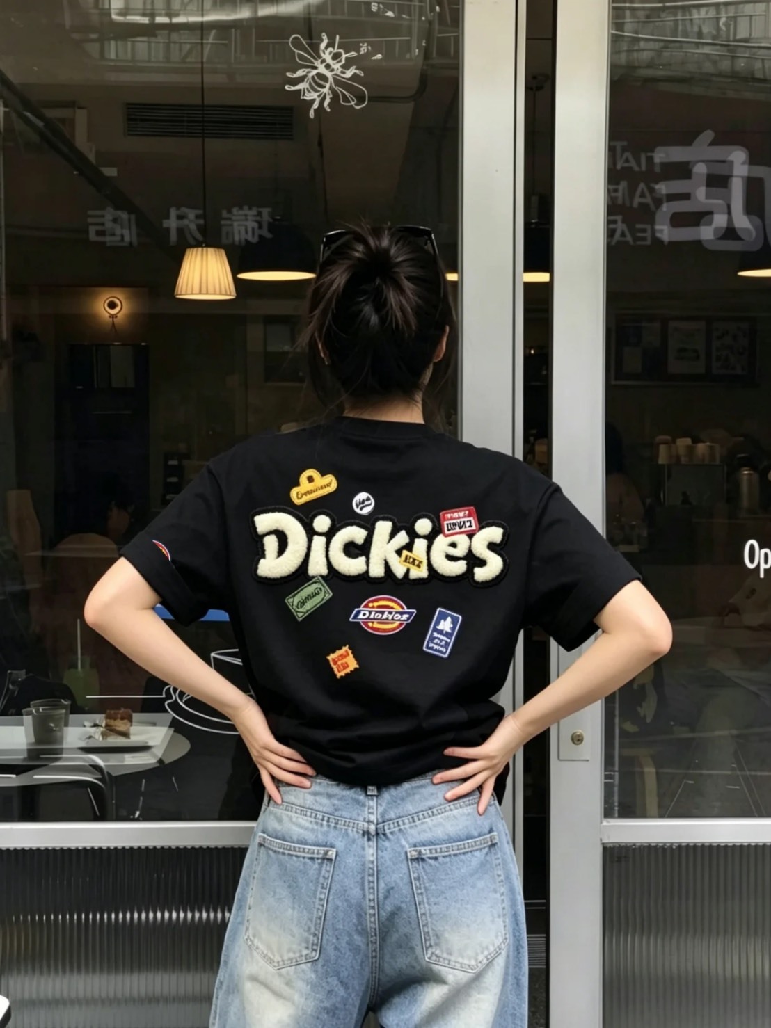 DICKIES 嘻哈塗鴉貼紙 圓領短T 男女同款