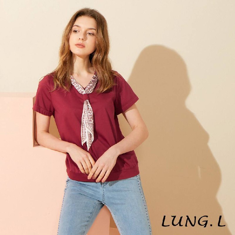 [TW] LUNG.L BURGUNDY SHORT-SLEEVED WOMEN'S TOP WITH PRINTED SCARF, LU78A-10 (TLL44)