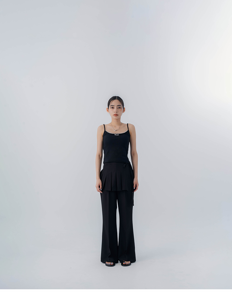 Two-piece suit with flared trousers and a pleated skirt - Black S/M/L【04030532】in stock+pre-order
