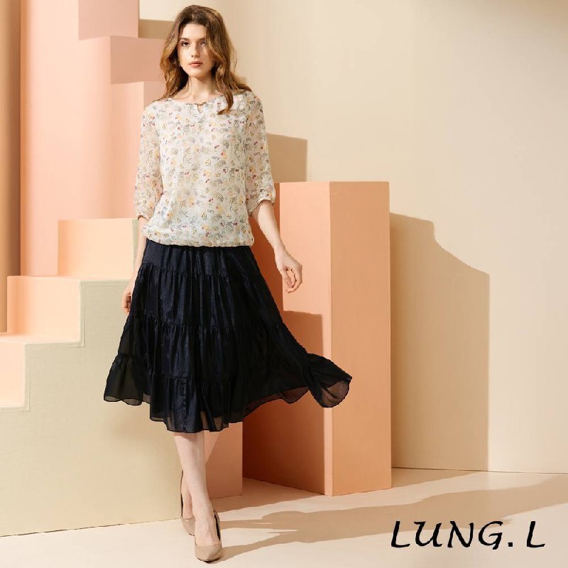 [TW] LUNG.L OFF-WHITE FLORAL PRINT LIGHTWEIGHT WILLOW YARN THREE-QUARTER SLEEVE WOMEN'S TOP, LW20A-02 (TLL65)