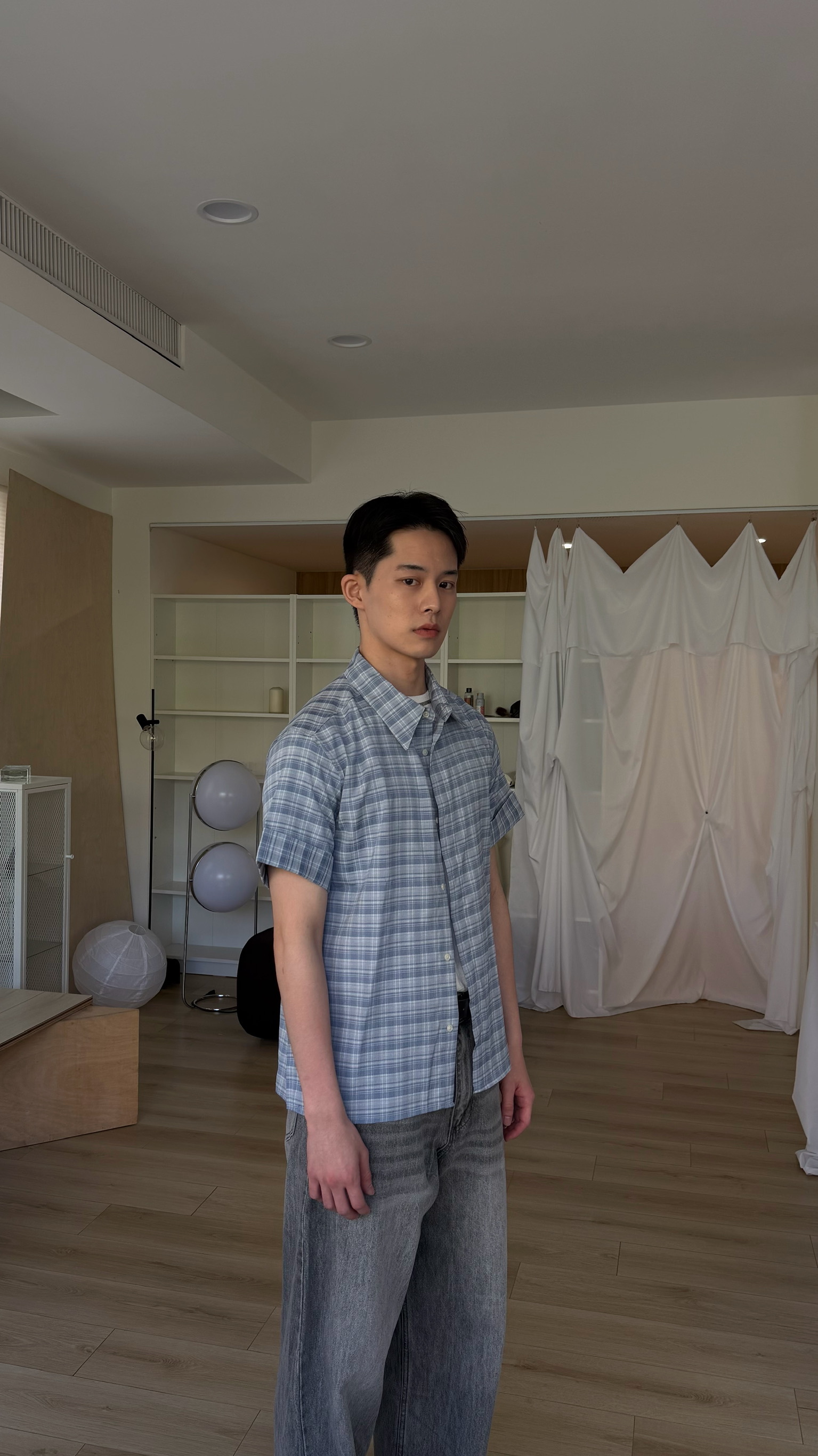 清新淺藍格紋短衫