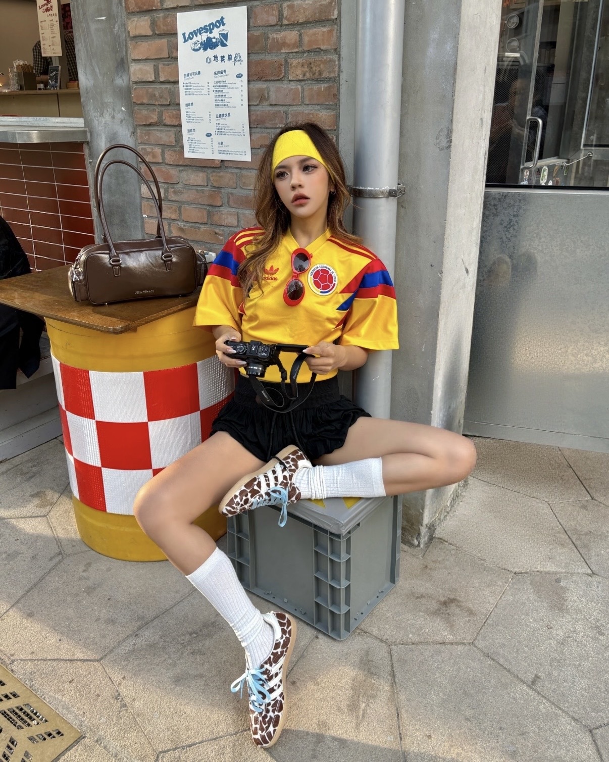 ADIDAS 2026 FIFA世界盃⚽️ 哥倫比亞 球迷版 V領 收腰 短版運動衫 五分袖 短T 短袖 足球衣 女款 KE2294 / 預購