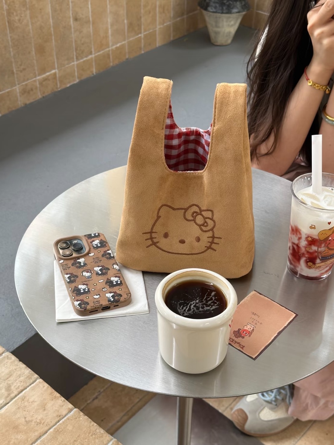 正版授權 SANRIO 三麗鷗 新款 HELLO KITTY 麂皮絨 手拎包