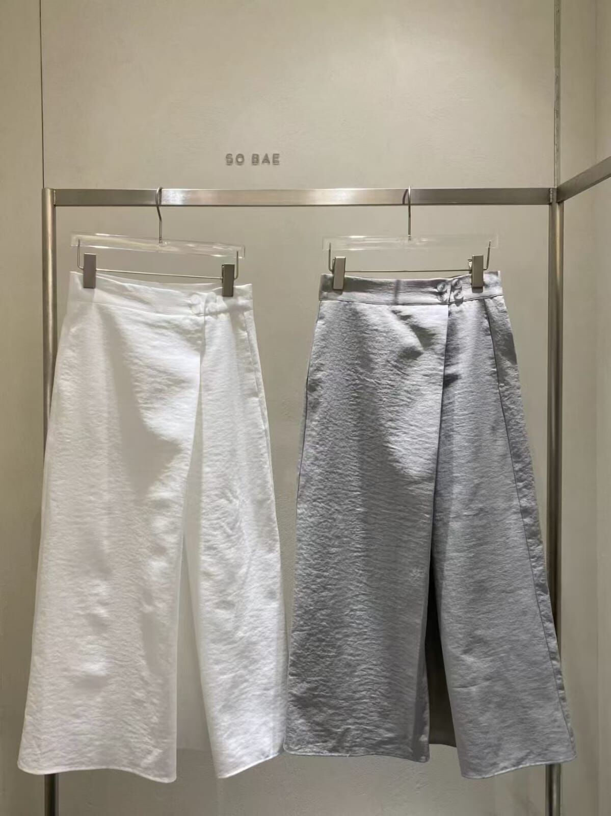 SB6301 獨特紋理開衩半長裙