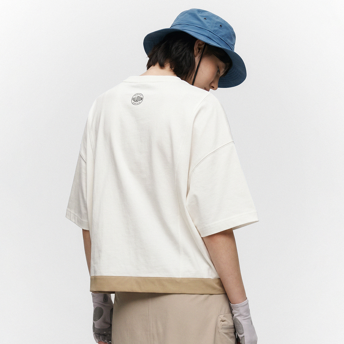 女裝 PALLADIUM LOGO 寬鬆落肩立體前袋T裇