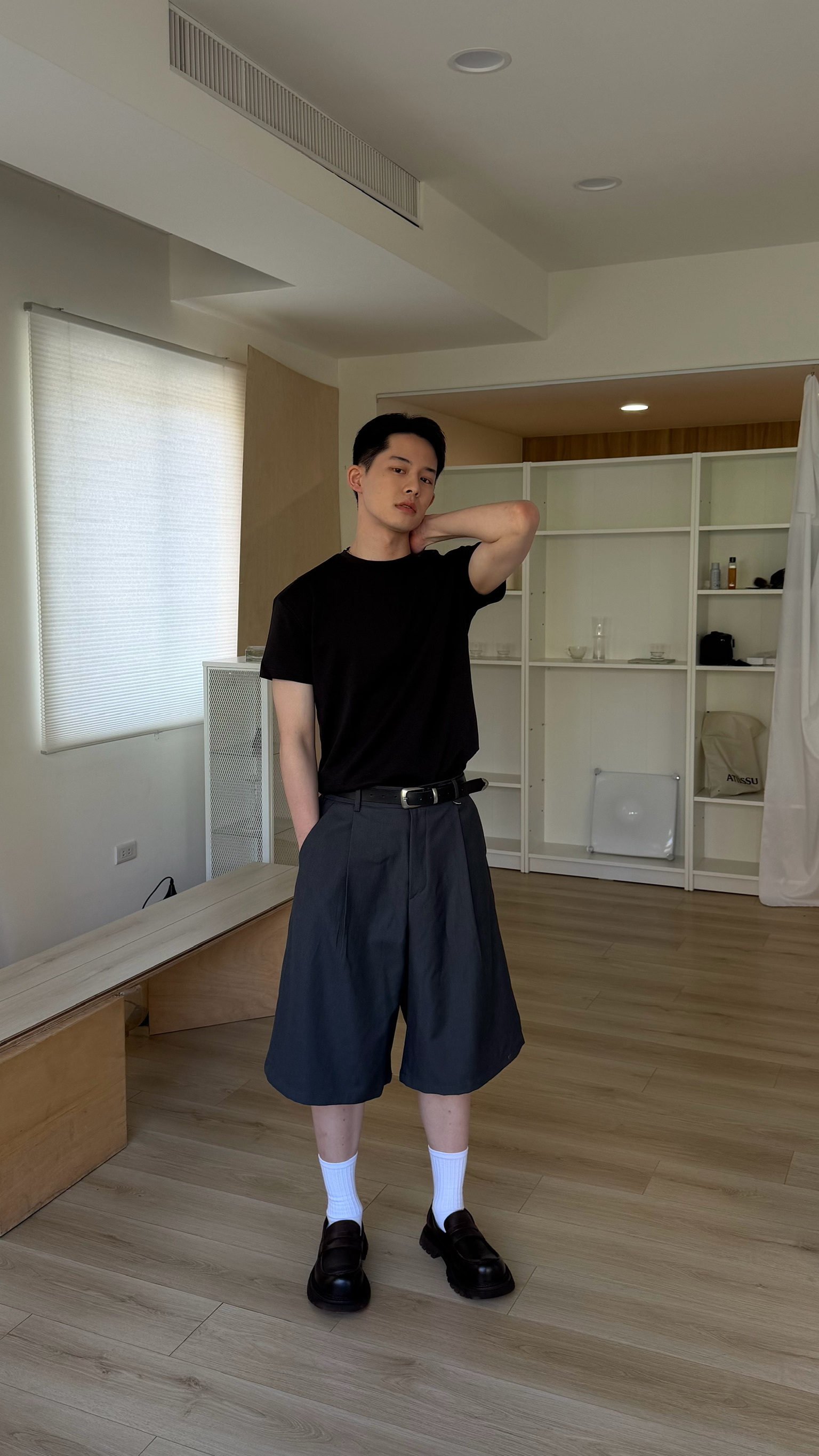 A字後鬆緊西裝短褲