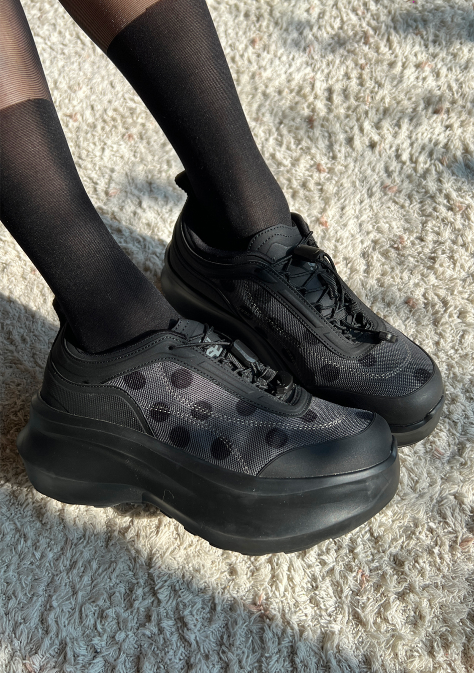 Songi Songi x Yase Platform Dot Sneckers