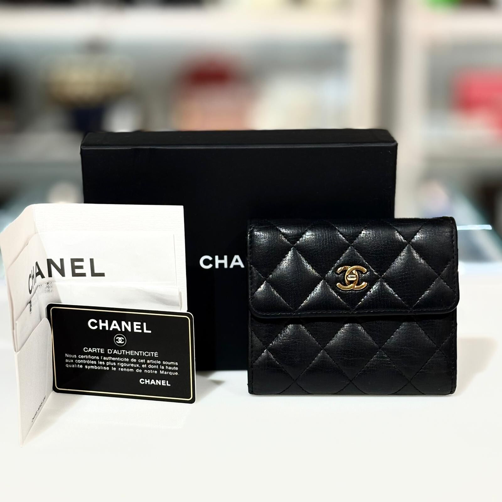 98%NEW二手CHANEL短銀包 A80737 CLASSIC FLAP SMALL WALLET CALFSKIN 黑色金扣牛皮  #香榭站正品