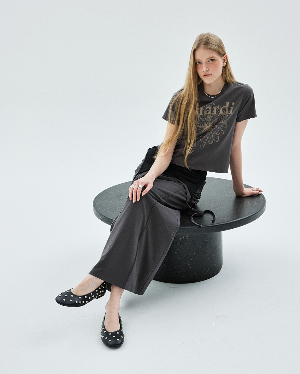 Mardi Mercredi | SLIM TSHIRT FLOWERMARDI CRACKED DESTROYED_CHARCOAL TAUPE
