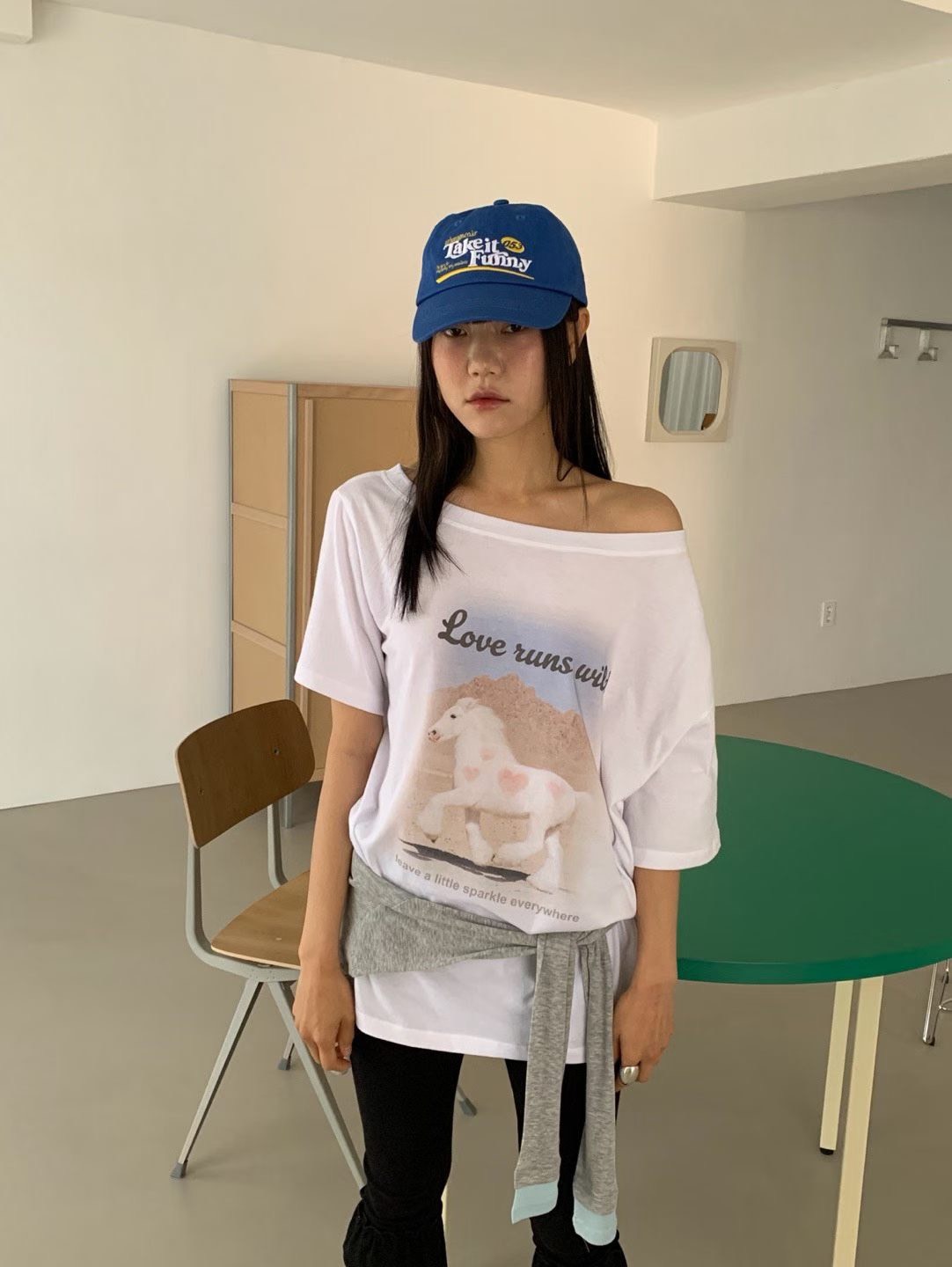 愛心馬露肩T