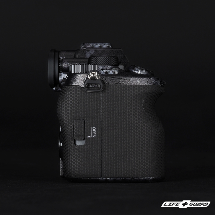 LIFE+GUARD SONY A7R6 相機貼膜側面展示圖