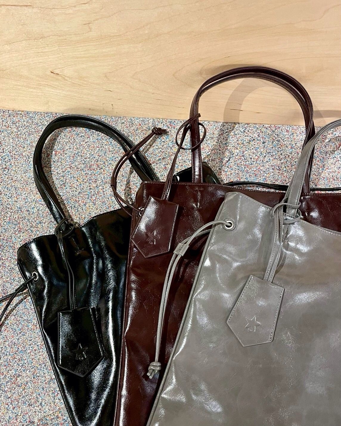 預購┃日本限定 CONVERSE TOKYO GATHERED TOTE BAG 亮皮面 肩背包 手提包