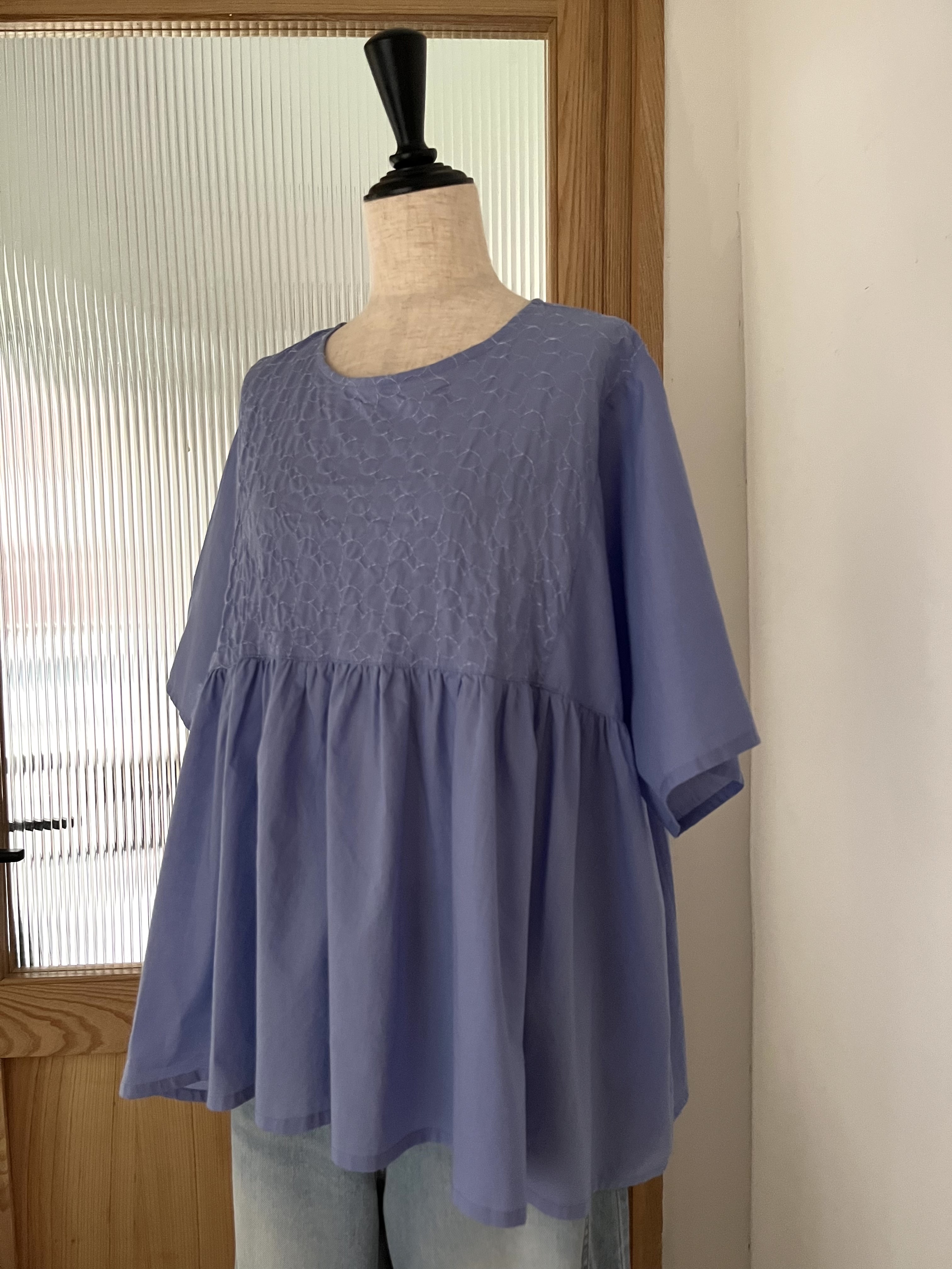 LILASIC紫色圓領刺繡top