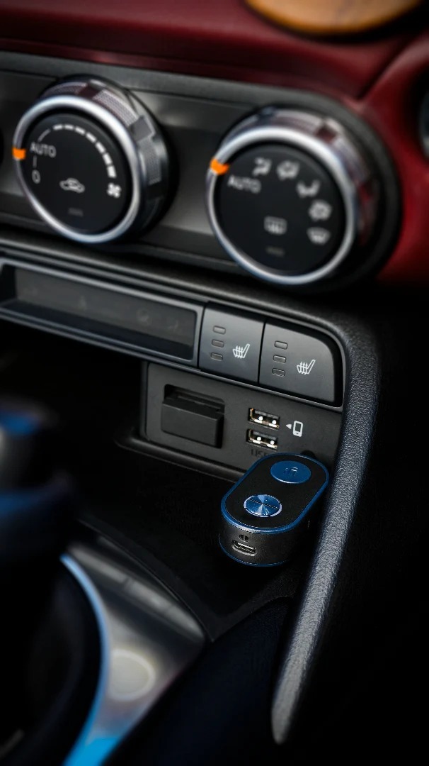 iFi Audio UP Travel can alternate between transmitter (TX) and receiver (RX) modes