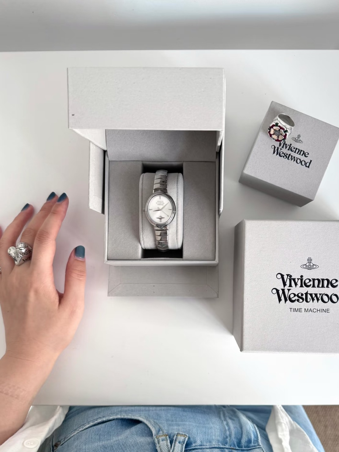 VIVIENNE WESTWOOD 西太后 ARMOUR WATCH 盔甲 蛇骨腕錶 白銀色