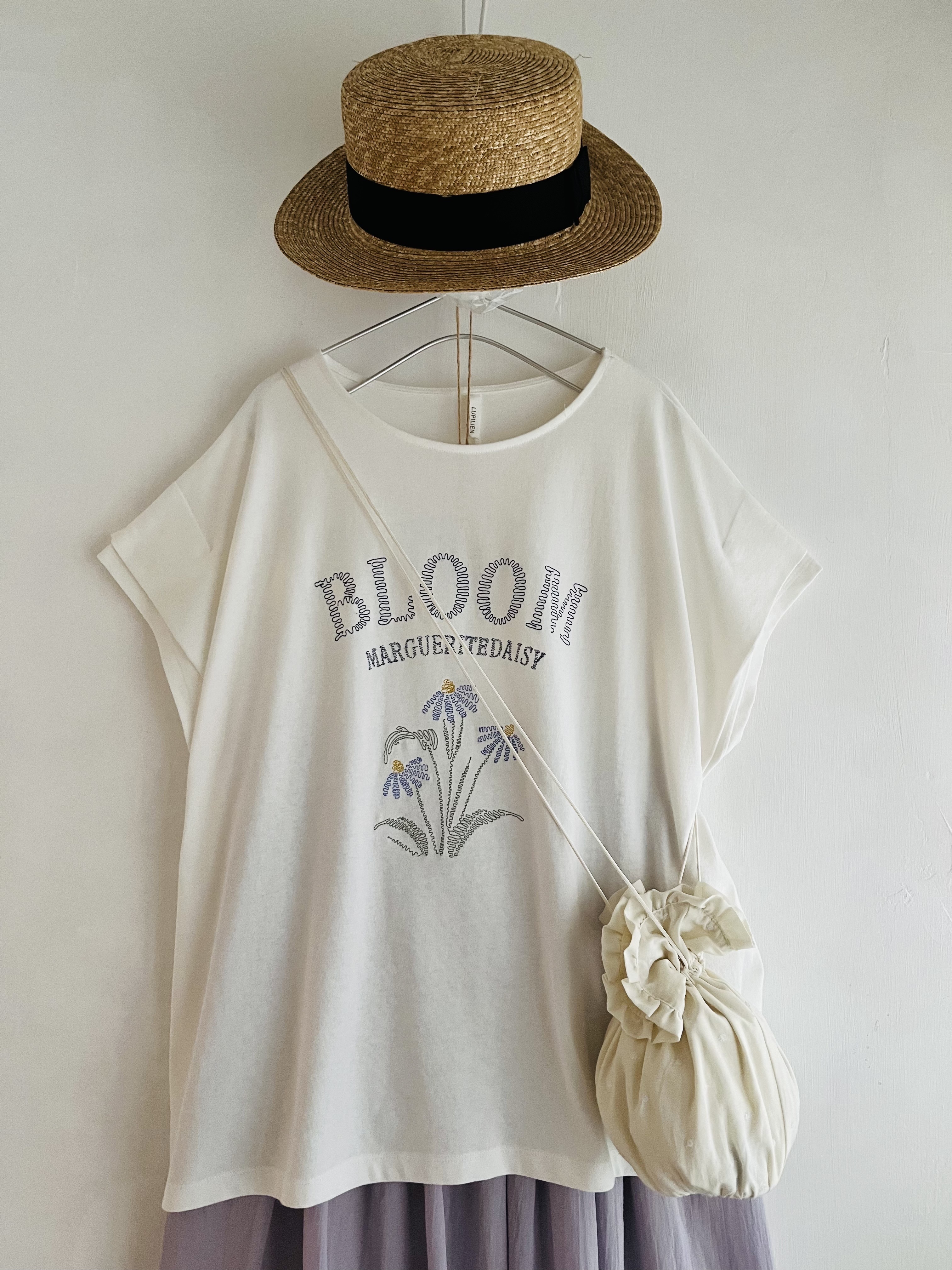 LUPILIEN白色圓領刺繡花花top