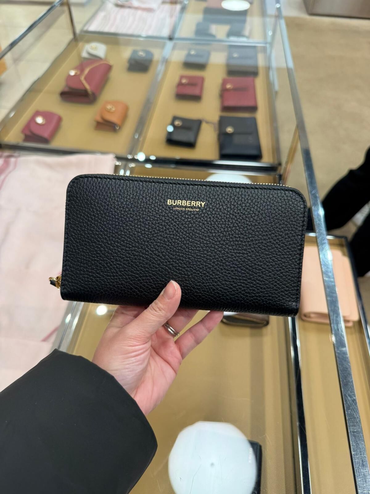 LYS01931 Burberry 經典燙印Logo荔枝防刮皮長銀包