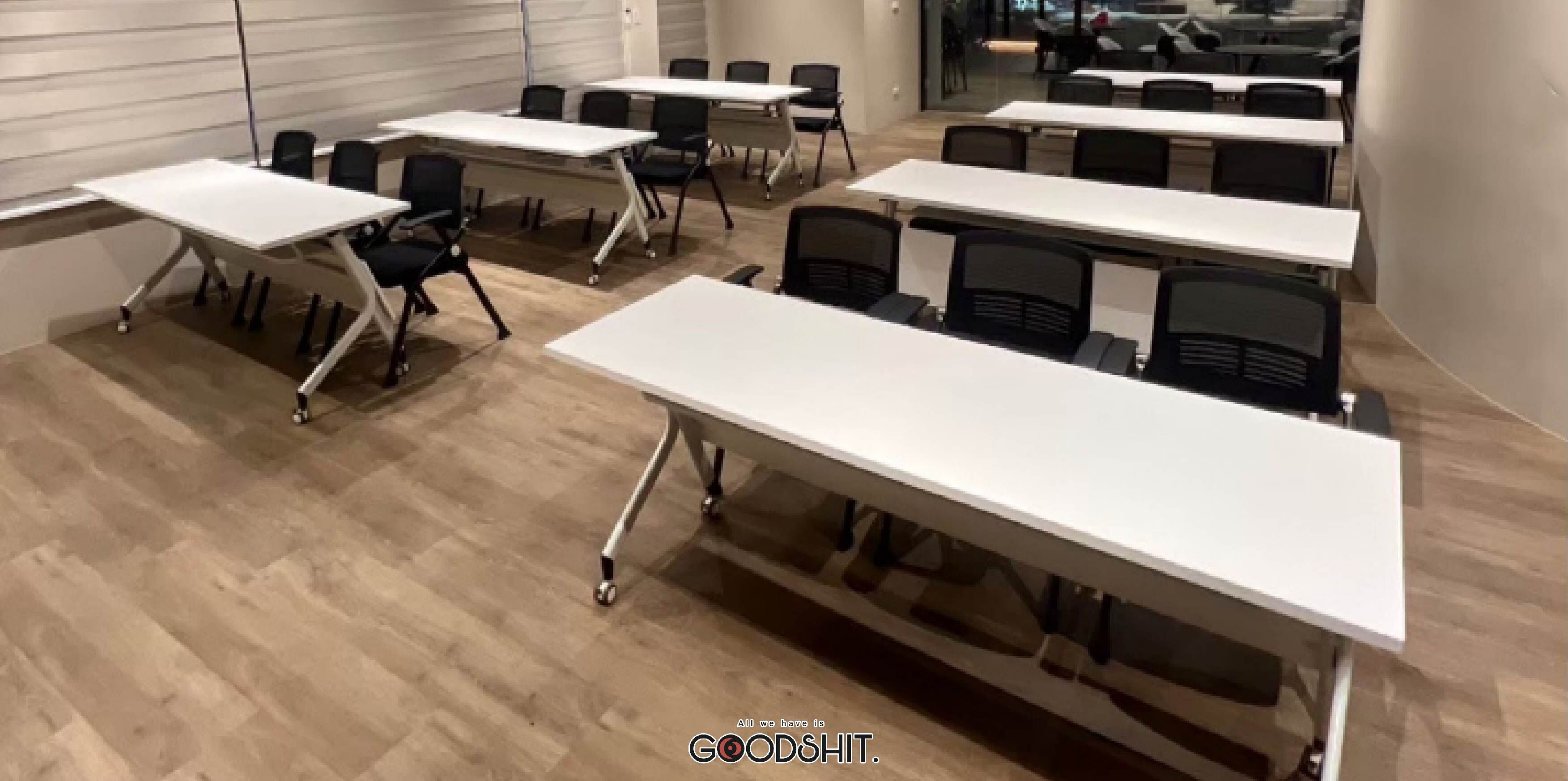 GOODSHIT,杉希空間規劃,辦公家具,杉希空間規劃案例,現代簡約空間風格,多功能培訓室,移動式白色辦公桌,折疊網布辦公椅,人體工學椅,商業空間規劃設計