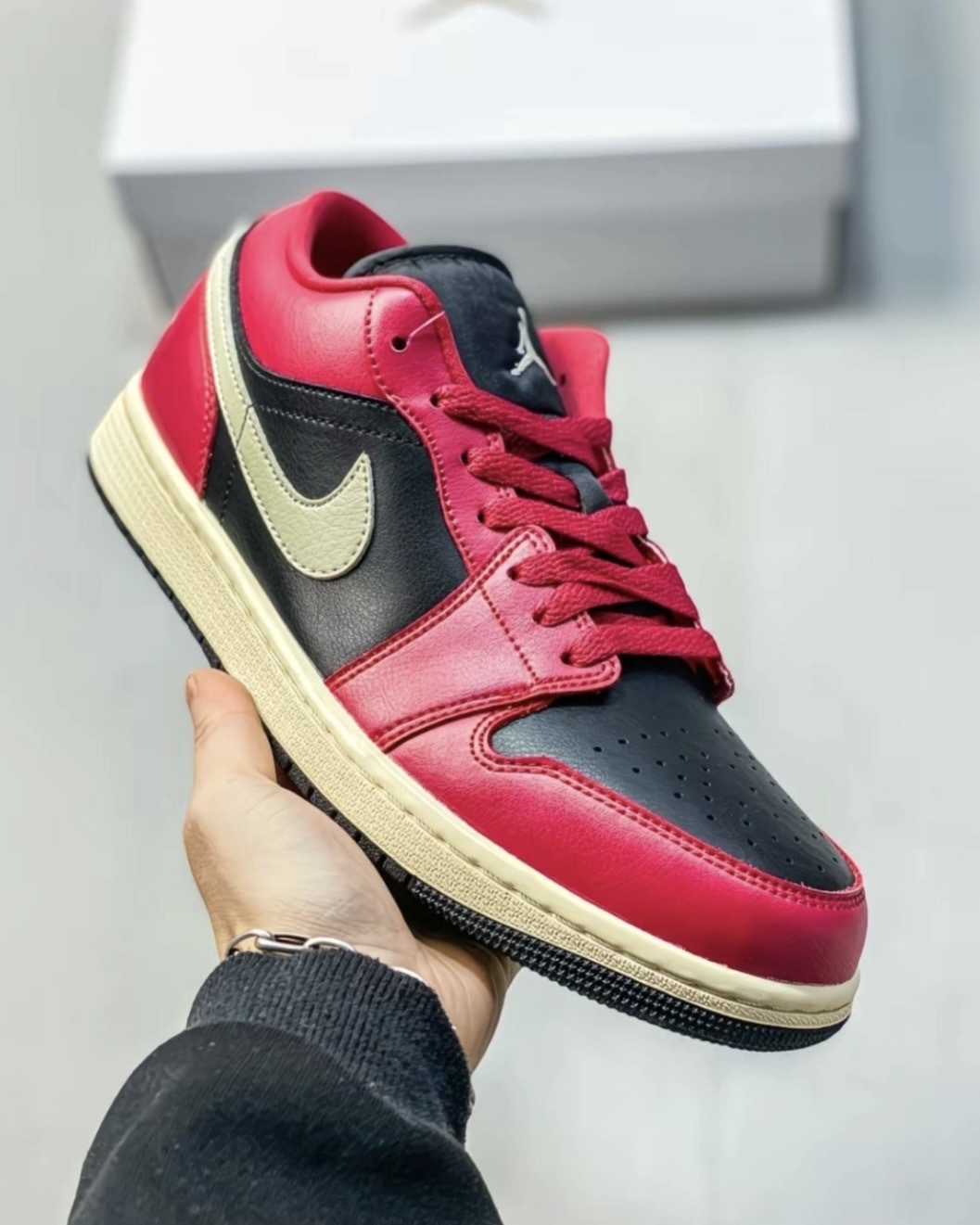 【逢甲 FUZZY】W Air Jordan 1 Low "Mystic Hibiscus" 紅黑白 DC0774-605