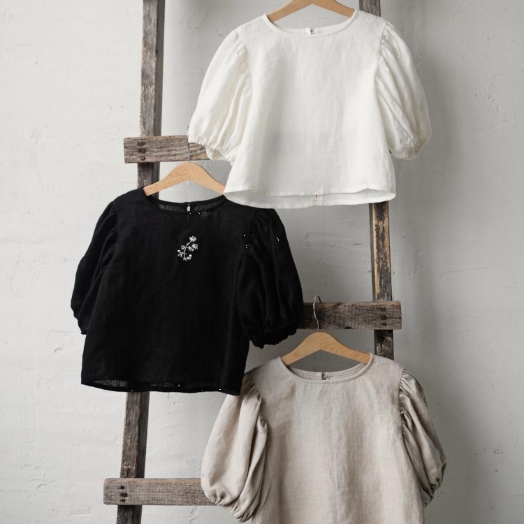 (預購)ALL THE BEAUTIFUL LINEN 後單釦泡泡短袖上衣 PUFF SLEEVE TOP (NEW)