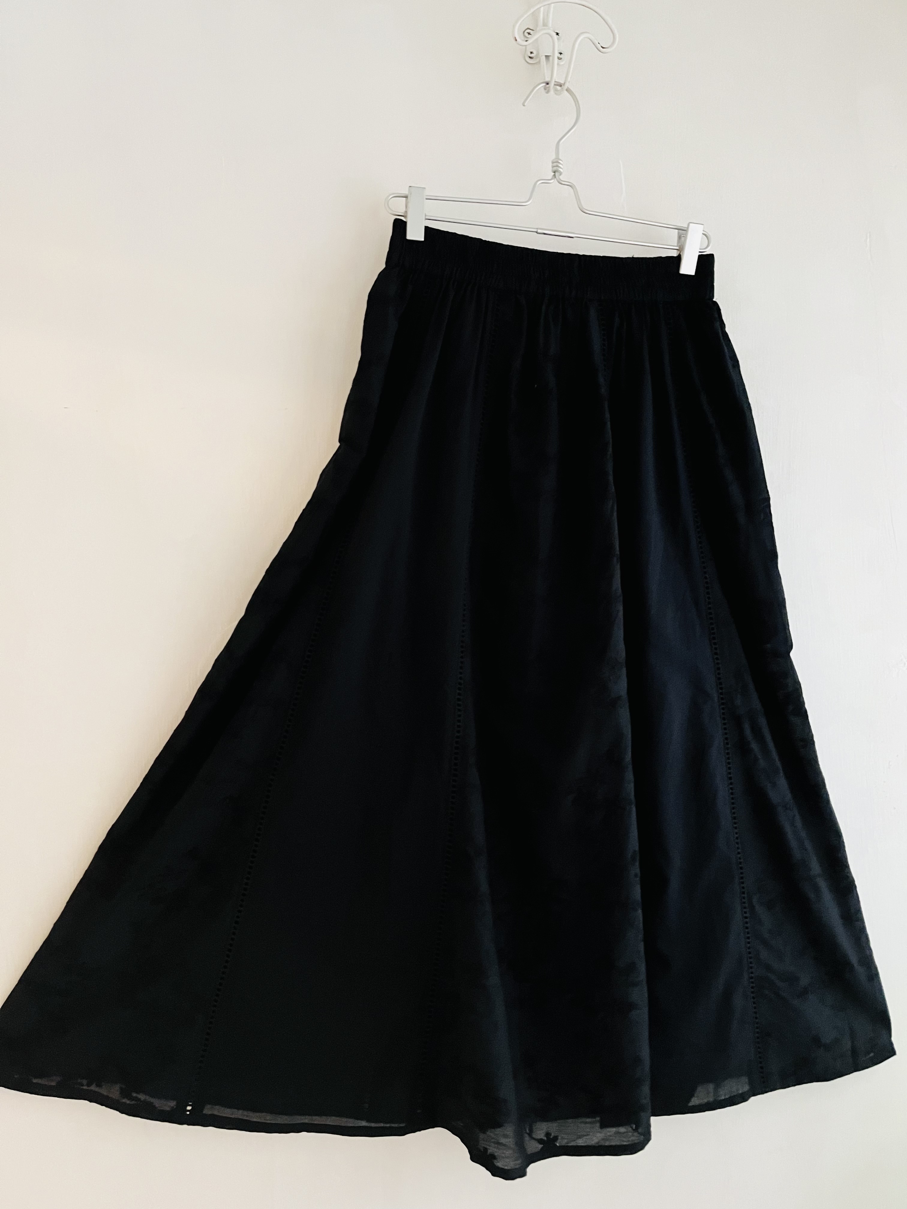 LUPILIEN黑色刺繡通花全橡筋裙