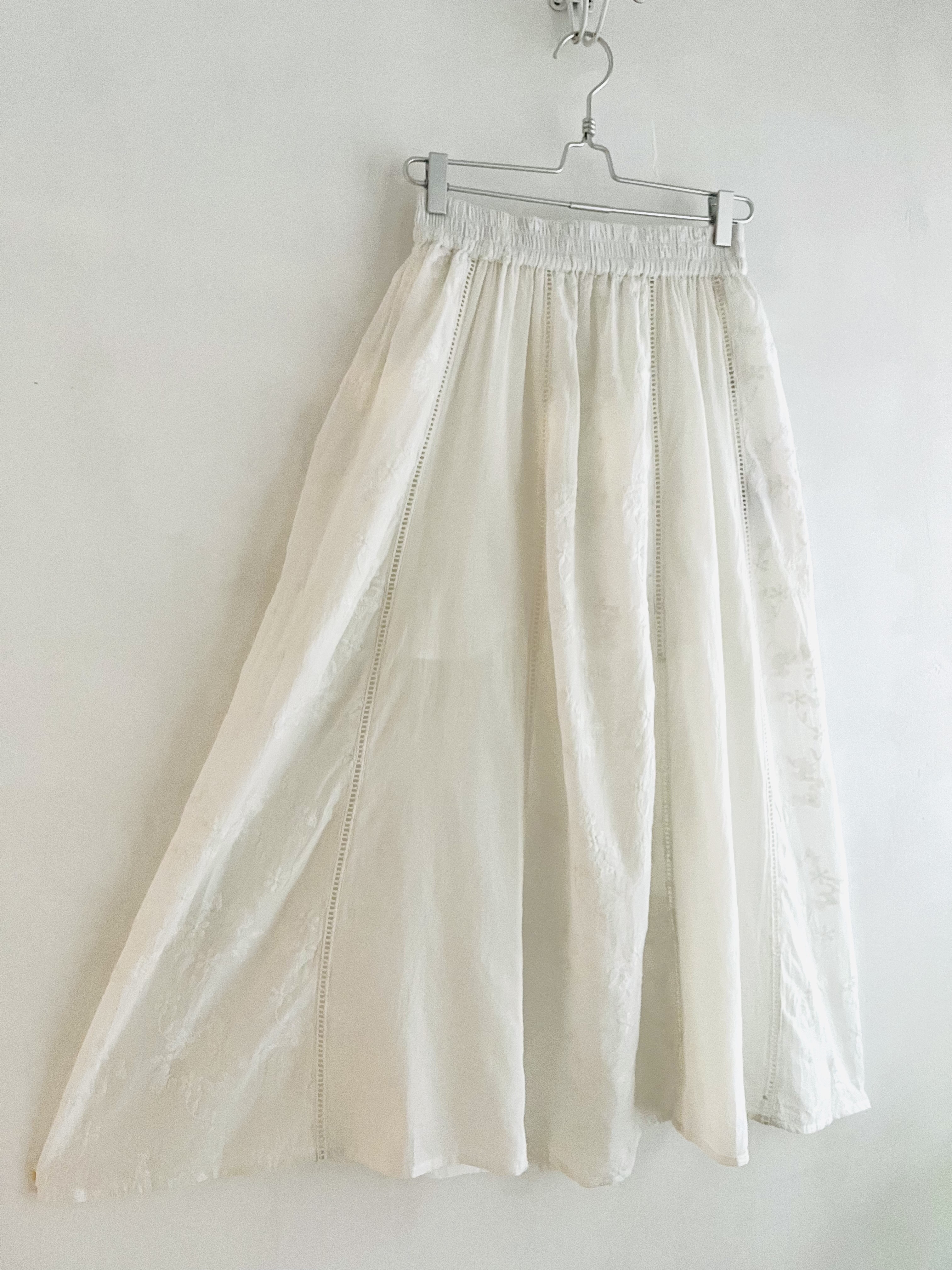 LUPILIEN米白色刺繡通花全橡筋裙