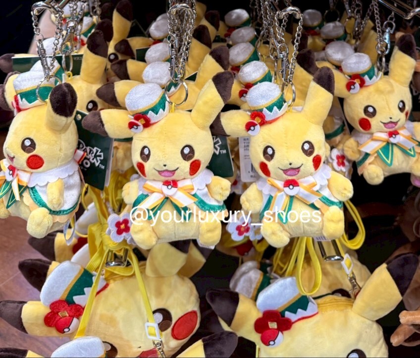 【Luxury】 日本代購 讀賣樂園限定 皮卡丘伊布娃娃吊飾 髮箍吊飾 寶可夢吊飾娃娃 寶可夢娃娃 伊布 夢幻 布偶 娃娃 吊飾 寶可夢中心 限定皮卡丘玩偶