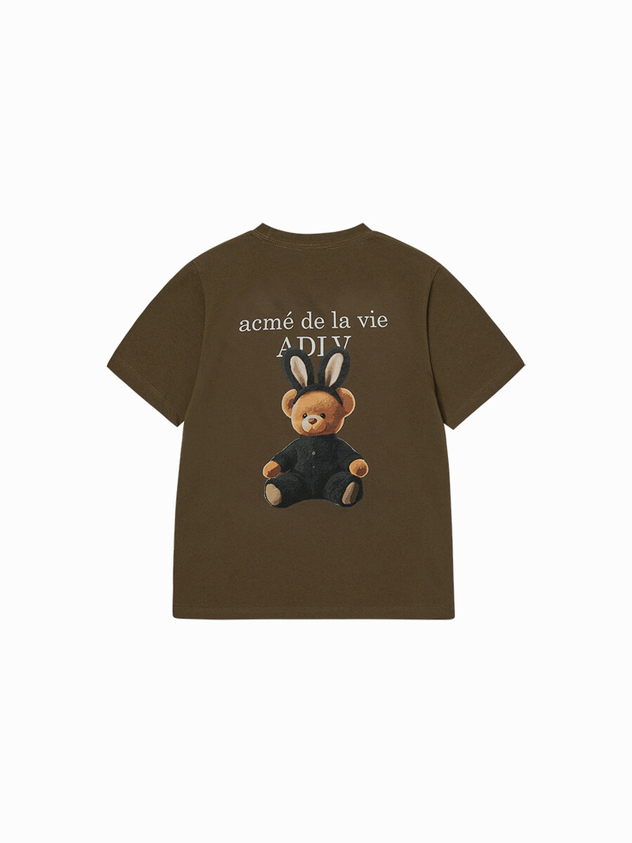 Q26 ADLV WOMAN RABBIT BEAR DOLL LOGO SHORT SLEEVE T-SHIRT - COCOA