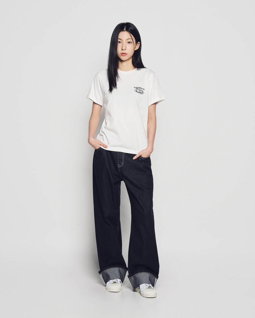 Q28 ADLV WOMAN DOODLE FUZZY RABBIT SHORT SLEEVE T-SHIRT - CREAM｜25FW-TP-SS-AW-WDZ-CRM