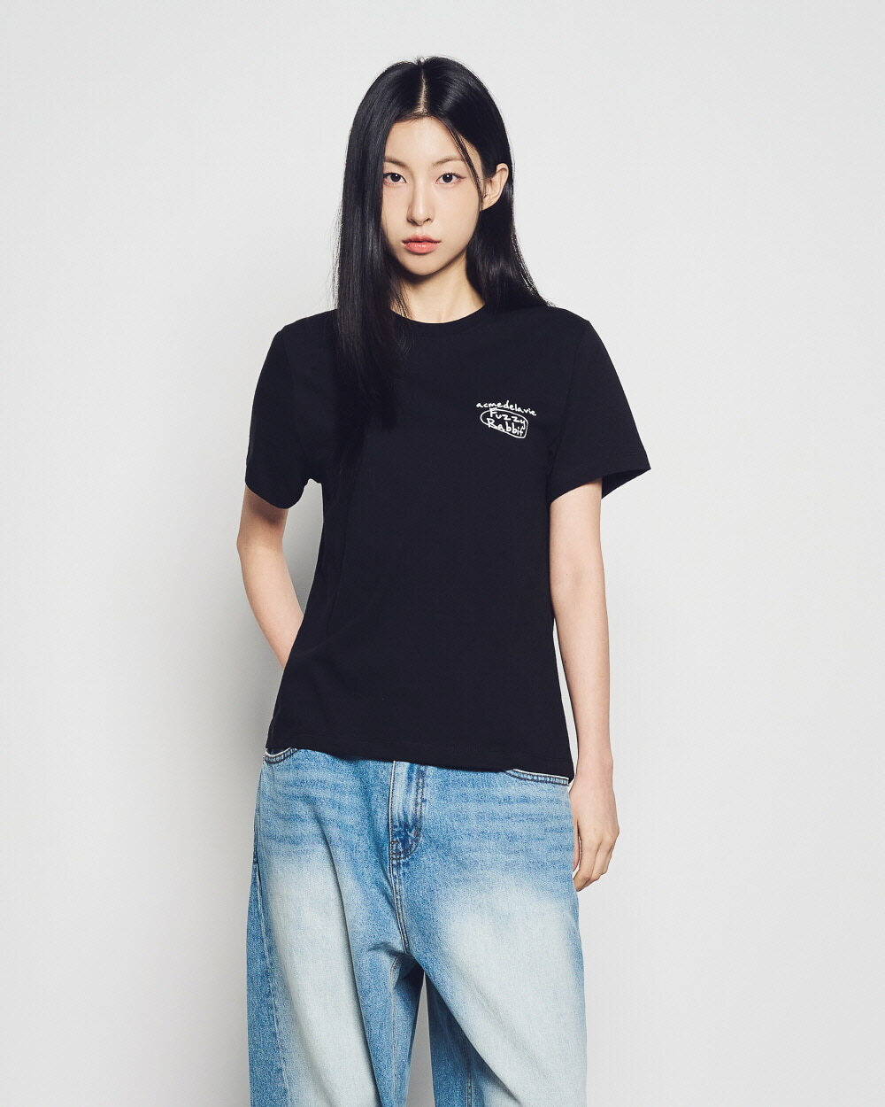 Q29 ADLV WOMAN DOODLE FUZZY RABBIT SHORT SLEEVE T-SHIRT - BLACK｜25FW-TP-SS-AW-WDZ-BLK