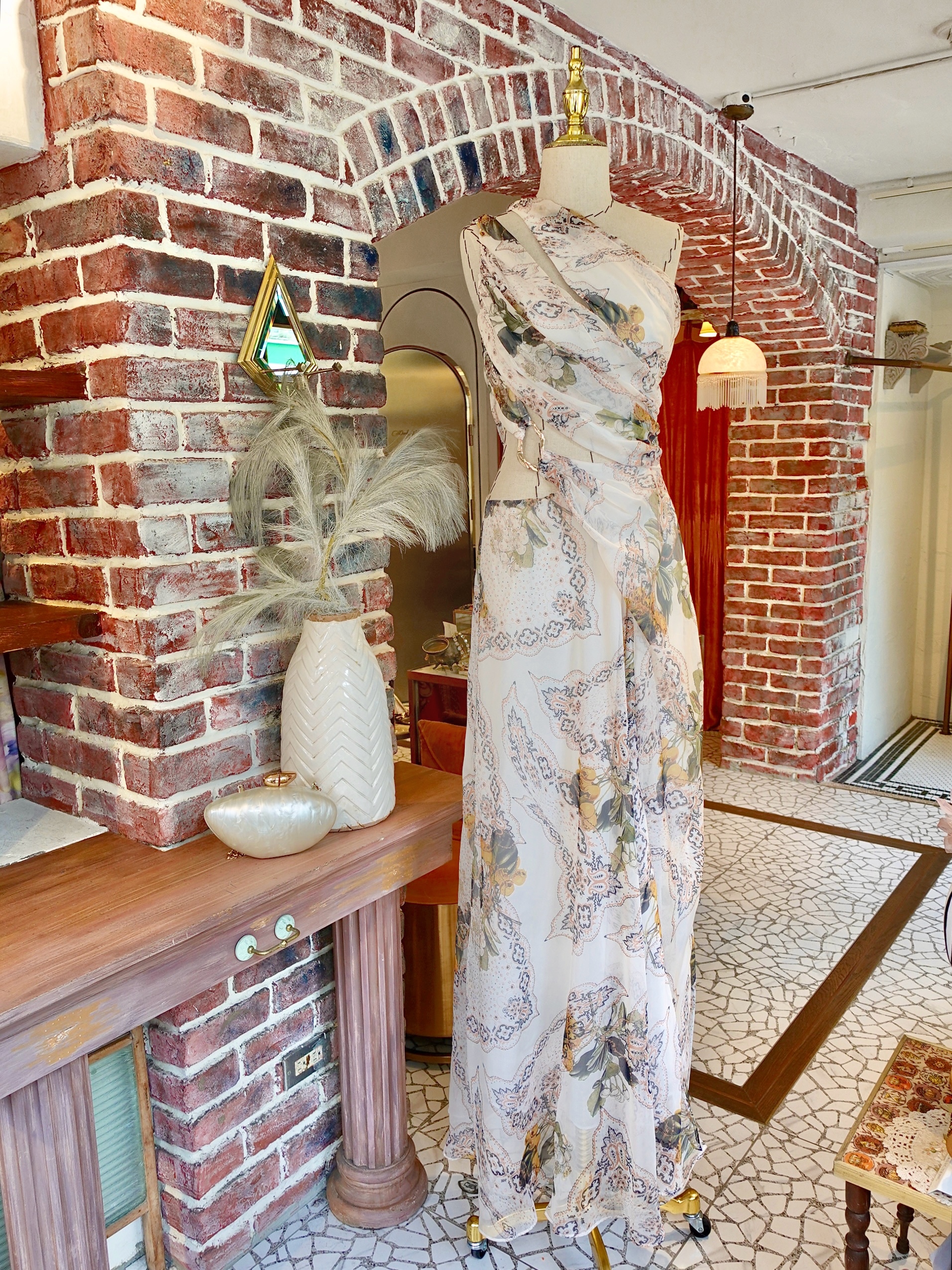 Little White米白色雪紡紗印花單肩Cutout 金屬飾環Dress