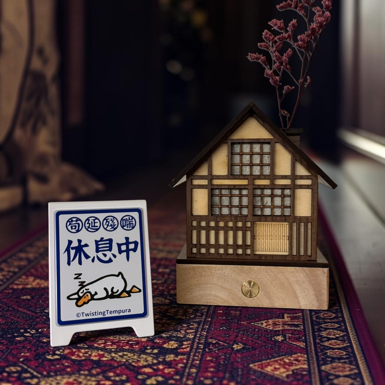 【旋轉甜不辣】被迫營業發光燈箱